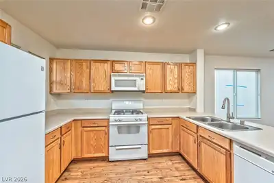 9219 Hollander Avenue, Las Vegas, NV 89148 Kitchen