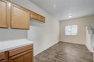 2110 Los Feliz Street 1066 Dining Area