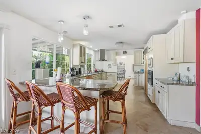 3182 Moonflower Drive, Las Vegas, NV 89146 Kitchen