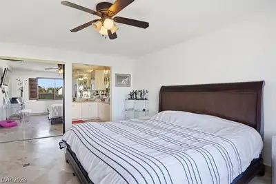 3182 Moonflower Drive, Las Vegas, NV 89146 Primary Bedroom