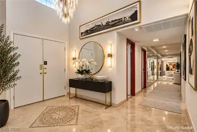 3182 Moonflower Drive Entrance Foyer