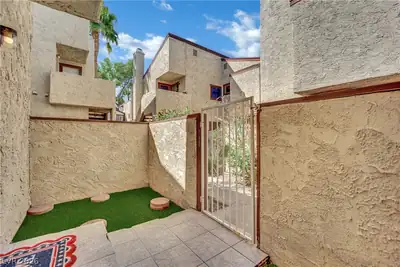5007 Spencer Street C, Las Vegas, NV 89119 Patio