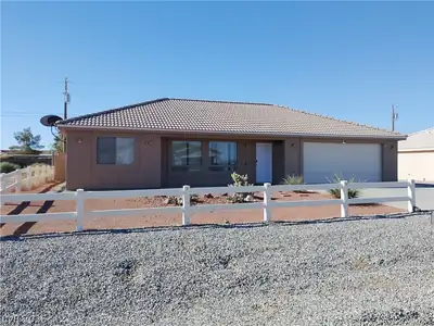 811 East Kansas Street, Pahrump
