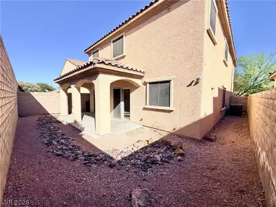 11908 Orense Drive Yard