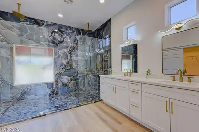 3004 Darby Falls Drive Primary Bathroom
