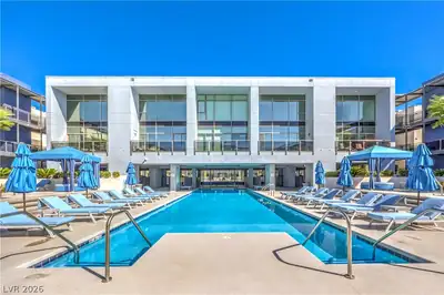 8925 West Flamingo Road 101 Pool