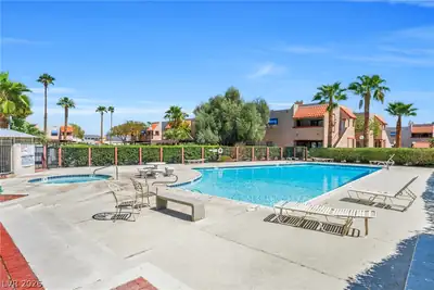 4340 Gannet Circle 110 Pool