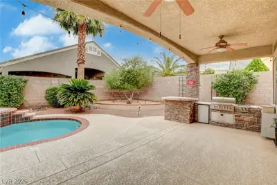 2052 Sinfonia Avenue Patio