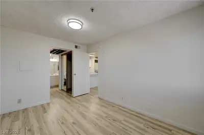 1381 East University Avenue 311 Bedroom
