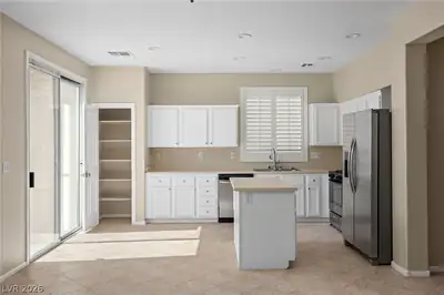 2381 Predera Avenue, Henderson, NV 89052 Kitchen