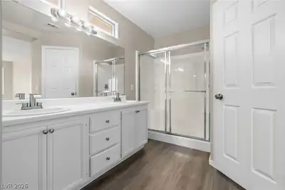 2381 Predera Avenue, Henderson, NV 89052 Primary Bathroom