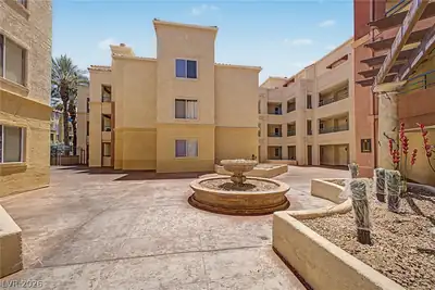 260 East Flamingo Road 220 Courtyard