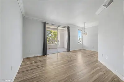260 East Flamingo Road 220 Living Room