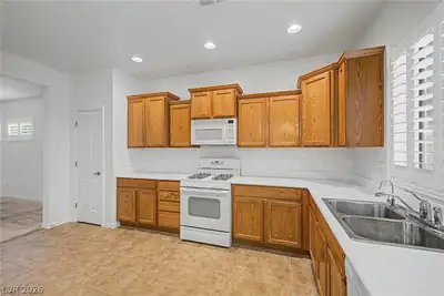 6051 Tersky Court Kitchen