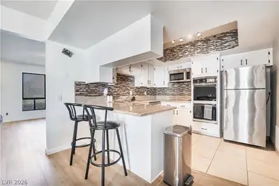 3823 Columbus Street Kitchen