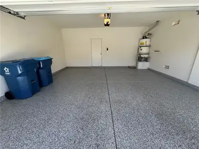 8325 Embry Hills Street Garage