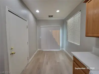 4095 Sparrow Rock Street Dining Area