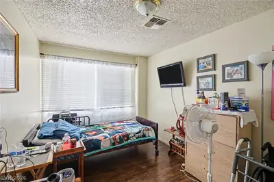 1905 South 17th Street Bedroom