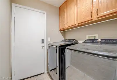 3719 Maple Creek Avenue Laundry