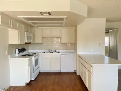 1104 Pinto Rock Lane 201 Kitchen