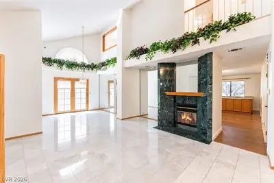 9109 Anchor Cove Court Living Room