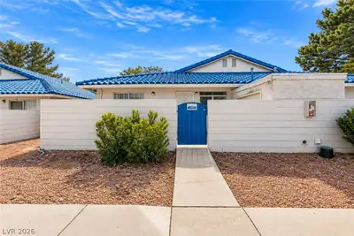 2132 Chertsey Drive B Las Vegas, NV 89108