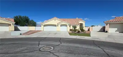 8000 Edward Baher Avenue, Las Vegas, NV 89149 Front of Structure