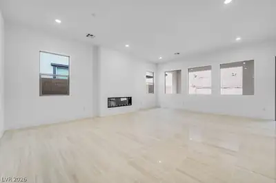 366 Tigullio Avenue Living Room