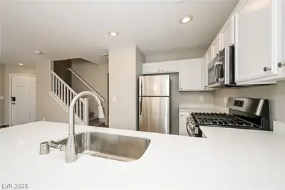 7270 Morrison Street Kitchen