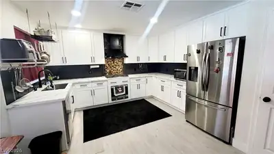 2513 Huber Heights Drive, Las Vegas, NV 89128 Kitchen