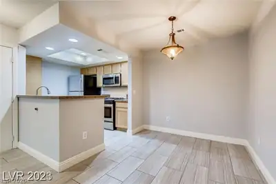 7100 Pirates Cove Road 1052 Dining Area