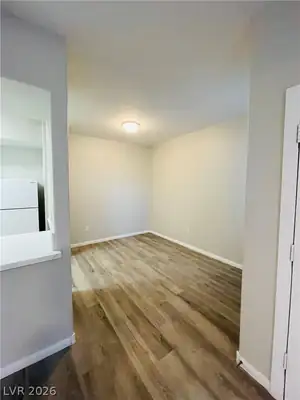 8000 Badura Avenue 1187 Dining Area