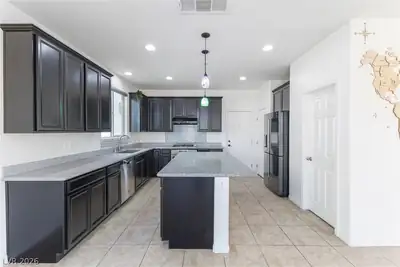 10925 Jordyn Hill Street Kitchen