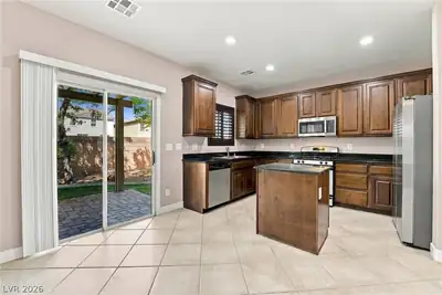 8420 SEQUOIA GROVE Avenue 0 Kitchen