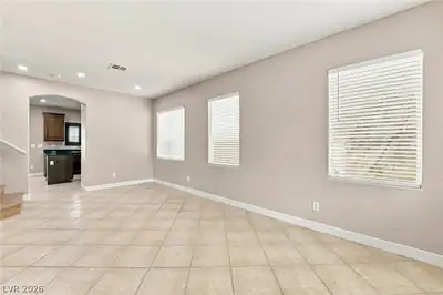 8420 SEQUOIA GROVE Avenue 0 Living Room