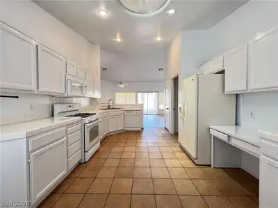 4226 Inglewood Point Street Kitchen