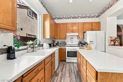 10280 Songsparrow Court Kitchen