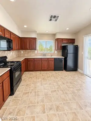 5426 Golden Barrel Avenue Kitchen
