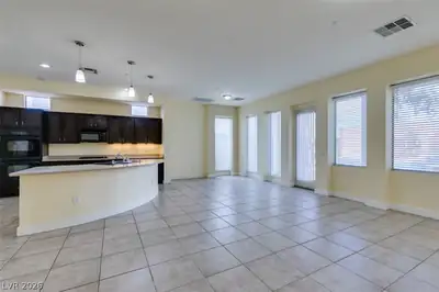 228 FRAPUCCINO Avenue 0 Dining Area