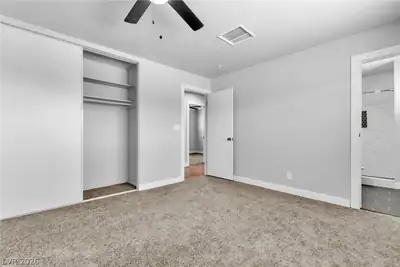 5804 Carmen Boulevard Primary Bedroom