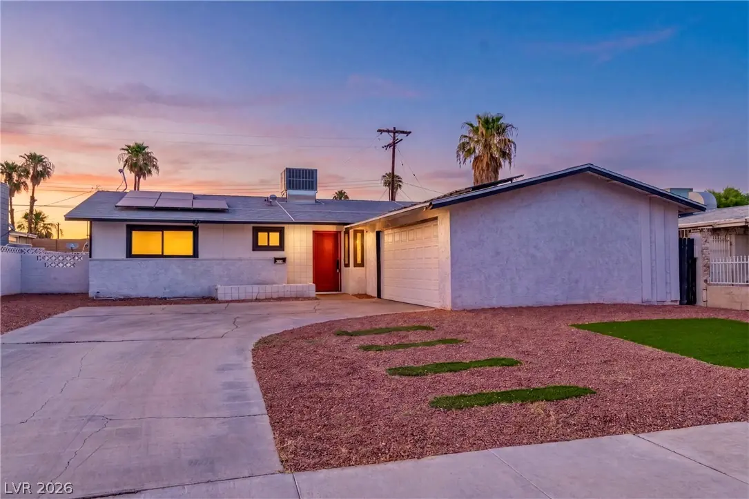 5804 Carmen Boulevard