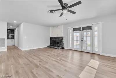 5804 Carmen Boulevard Living Room