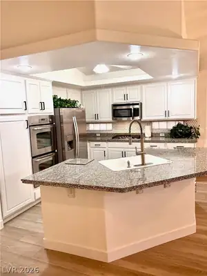 9040 Dove River Road Kitchen