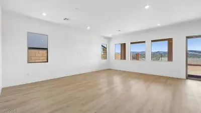 379 Tigullio Avenue Living Room