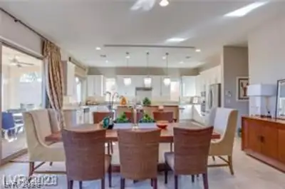 248 Tarragona Breeze Dining Area