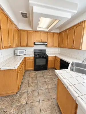 9543 Camelback Peak Court Kitchen