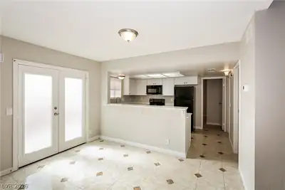 1412 Autumn Glen Circle Dining Area
