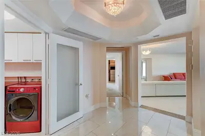 2777 Paradise Road 603 Entrance Foyer