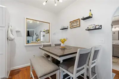 1404 Santa Margarita Street H Dining Area