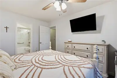 1404 Santa Margarita Street H Primary Bedroom